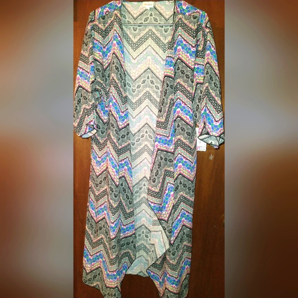 Lularoe print Shirley kimono NWT M